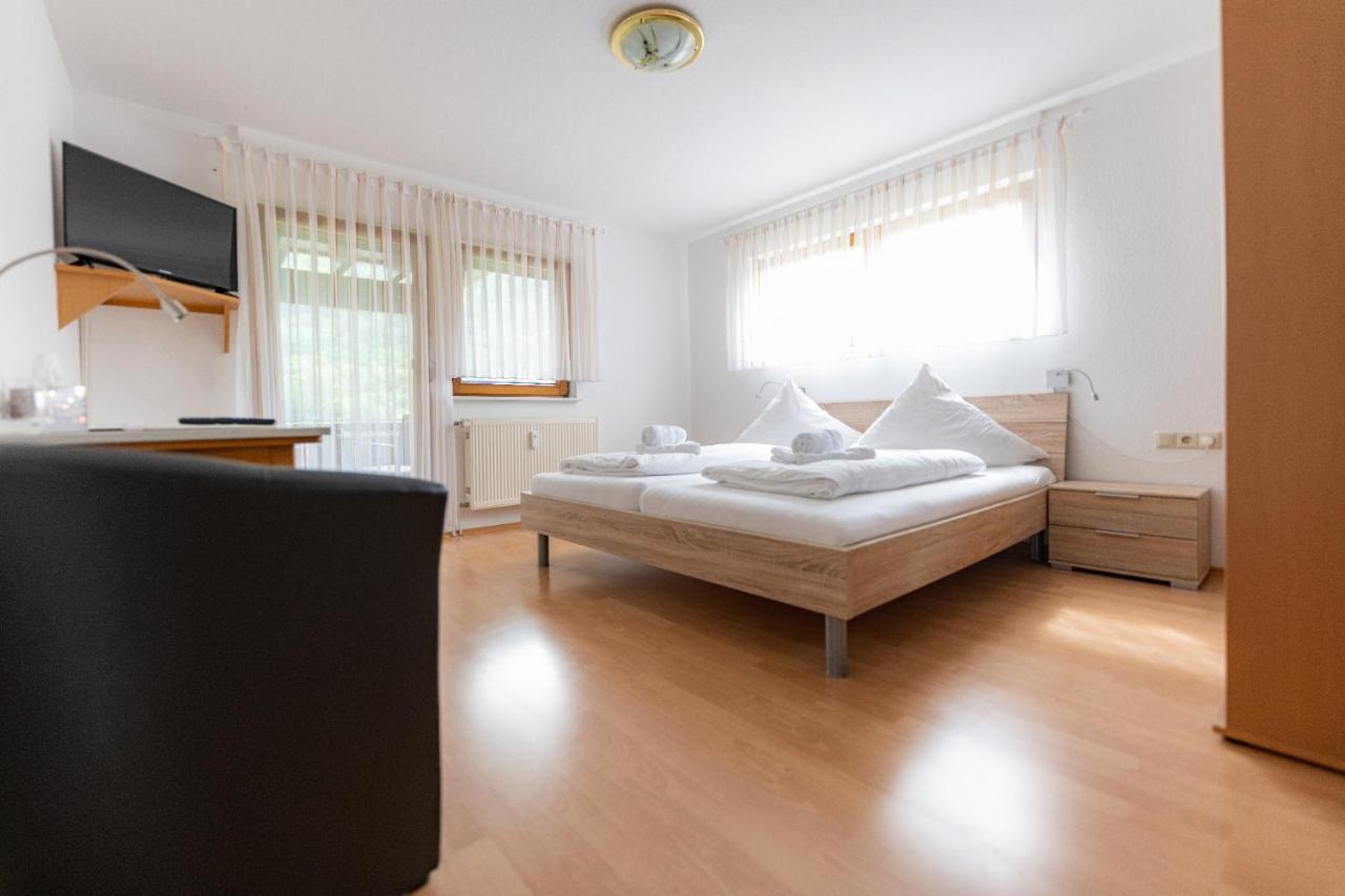 Hotel Gasthof Stern Nusplingen ภายนอก รูปภาพ